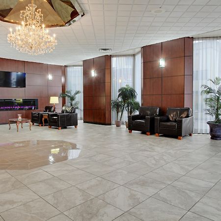 Travelodge by Wyndham Lloydminster Eksteriør billede
