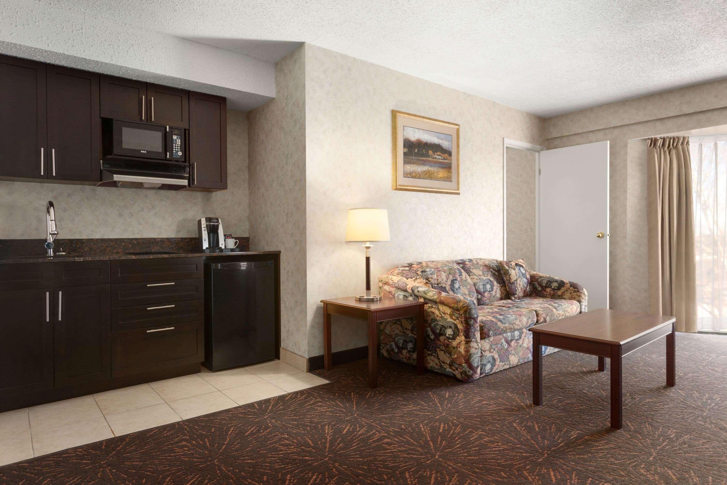 Travelodge by Wyndham Lloydminster Eksteriør billede