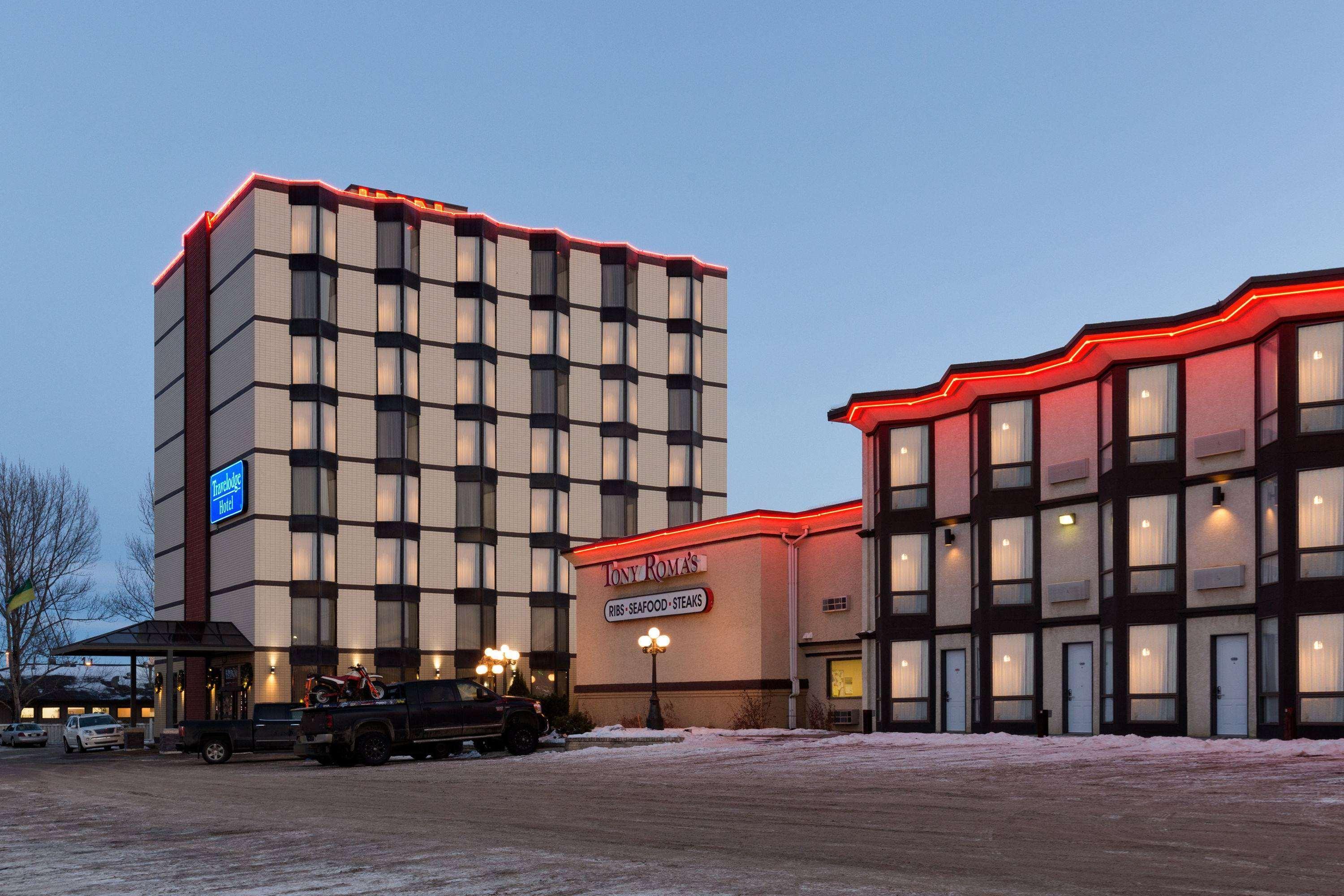 Travelodge by Wyndham Lloydminster Eksteriør billede