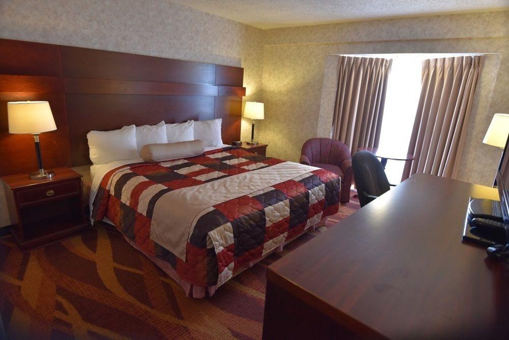 Travelodge by Wyndham Lloydminster Eksteriør billede
